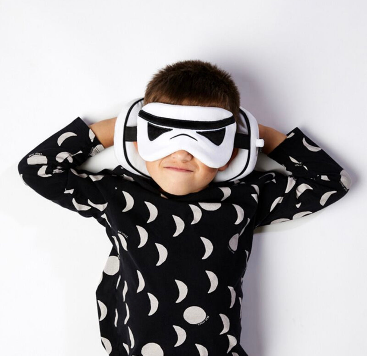 Relaxeazzz Travel Pillow & Eye Mask - The Original Stormtrooper