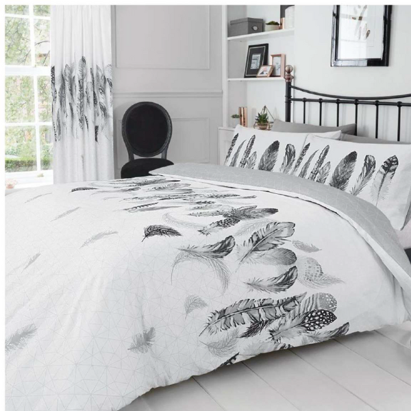 White Feathers Printed Duvet Set - Kingsize