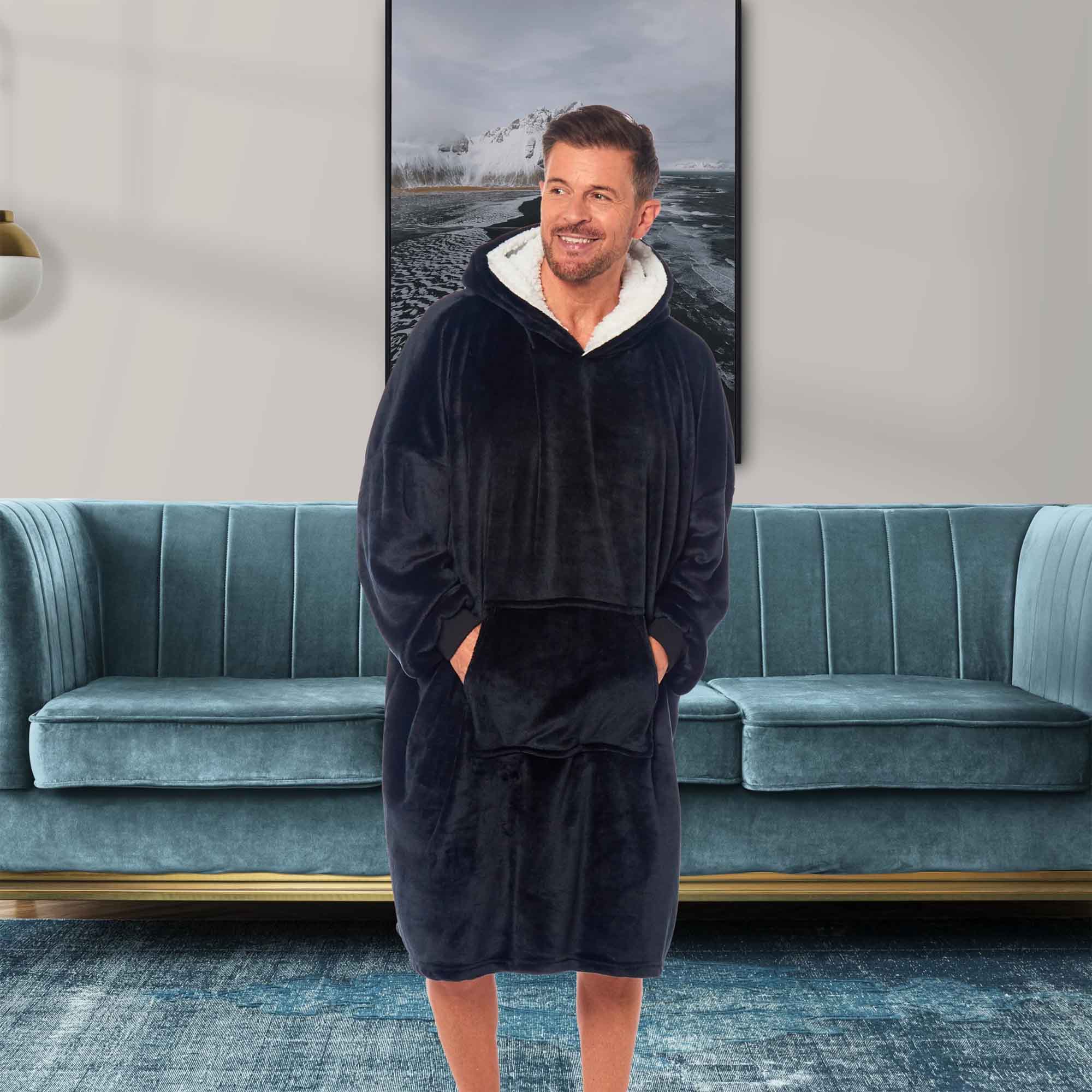 Oversized Men's Hooded Blanket with Sherpa Lining